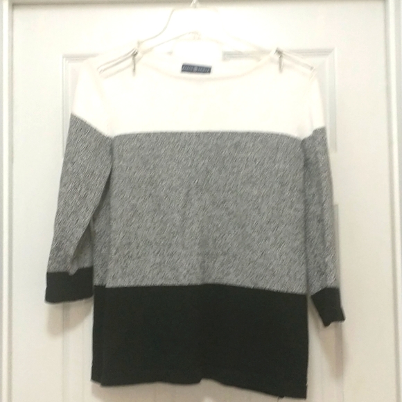 Karen Scott Sweaters - Karen Scott Sweater Size M